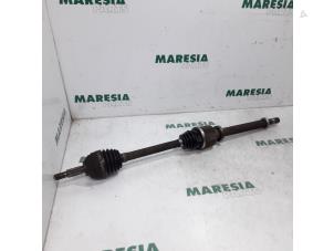 Gebruikte Cardanas rechts-voor (VWA) Renault Clio III (BR/CR) 1.5 dCi 70 Prijs € 60,00 Margeregeling aangeboden door Maresia Parts