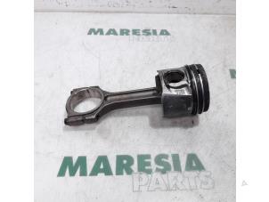 Gebruikte Zuiger Renault Master III (MA/MB/MC/MD/MH/MF/MG/MH) 2.3 dCi 16V Prijs € 90,75 Inclusief btw aangeboden door Maresia Parts