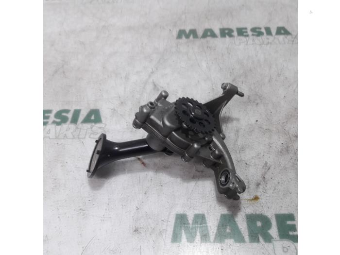 Gebruikte Oliepomp Peugeot 208 I (CA/CC/CK/CL) 1.2 Vti 12V PureTech 82 Prijs € 100,00 Margeregeling aangeboden door Maresia Parts