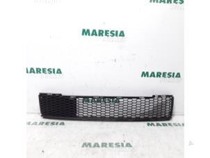Gebruikte Grille Fiat 500 (312) 1.2 69 Prijs € 20,00 Margeregeling aangeboden door Maresia Parts