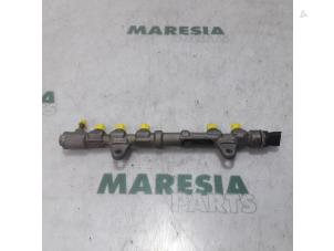 Gebruikte Injector brug Fiat Grande Punto (199) 1.3 JTD Multijet 16V 85 Actual Prijs € 60,00 Margeregeling aangeboden door Maresia Parts