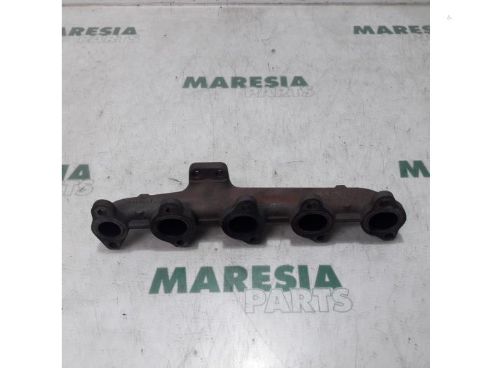 Uitlaatspruitstuk van een Citroën Berlingo 1.6 Hdi 75 16V Phase 1 2009