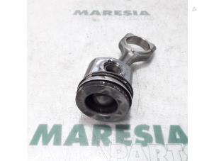 Gebruikte Zuiger Citroen DS3 (SA) 1.6 e-HDi Prijs € 50,00 Margeregeling aangeboden door Maresia Parts
