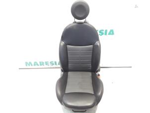 Gebruikte Voorstoel rechts Fiat 500 (312) 1.3 MJTD 16V Prijs € 157,50 Margeregeling aangeboden door Maresia Parts