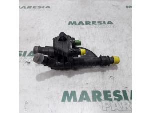 Gebruikte Thermostaathuis Citroen Jumpy (G9) 1.6 HDI Prijs € 54,44 Inclusief btw aangeboden door Maresia Parts