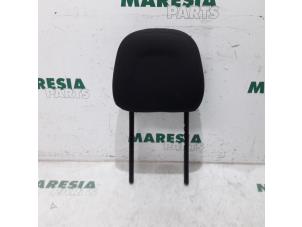 Gebruikte Hoofdsteun Peugeot 208 I (CA/CC/CK/CL) 1.0 Vti 12V PureTech Prijs € 25,00 Margeregeling aangeboden door Maresia Parts