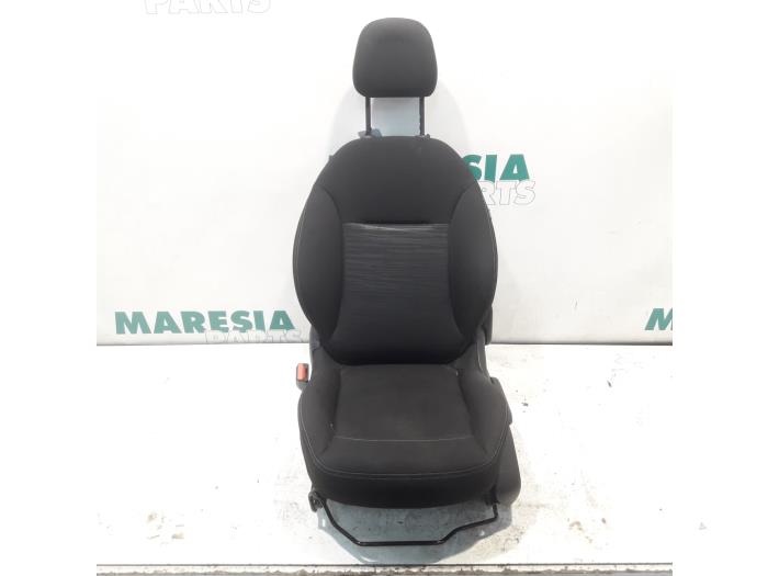 Peugeot 208 Stoelen links voorraad | Onderdelenlijn.nl