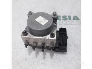 Gebruikte ABS Pomp Fiat 500 (312) 1.3 MJTD 16V Prijs € 40,00 Margeregeling aangeboden door Maresia Parts
