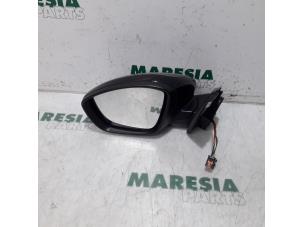 Gebruikte Spiegel Buiten links Peugeot 308 SW (L4/L9/LC/LJ/LR) 1.6 HDi 92 16V Prijs € 75,00 Margeregeling aangeboden door Maresia Parts