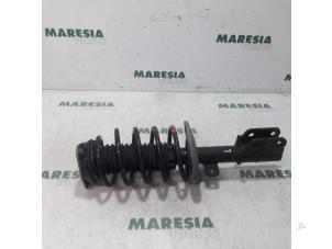 Gebruikte Schokdemperpoot links-voor Peugeot 308 SW (L4/L9/LC/LJ/LR) 1.6 HDi 92 16V Prijs € 60,00 Margeregeling aangeboden door Maresia Parts