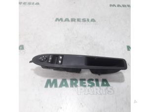 Gebruikte Combischakelaar ramen Citroen DS3 (SA) 1.4 16V VTi Prijs € 35,00 Margeregeling aangeboden door Maresia Parts