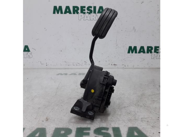 Gebruikte Sensor Gaspedaalpositie Renault Trafic New (FL) 2.0 dCi 16V 90 Prijs € 35,00 Margeregeling aangeboden door Maresia Parts