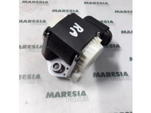 Gebruikte Veiligheidsgordel rechts-achter Fiat Bravo (198A) 1.4 16V Prijs € 35,00 Margeregeling aangeboden door Maresia Parts