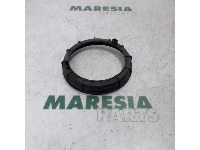 Gebruikte Tank element Pomp Citroen C5 III Tourer (RW) 2.0 HDiF 16V Prijs € 10,00 Margeregeling aangeboden door Maresia Parts