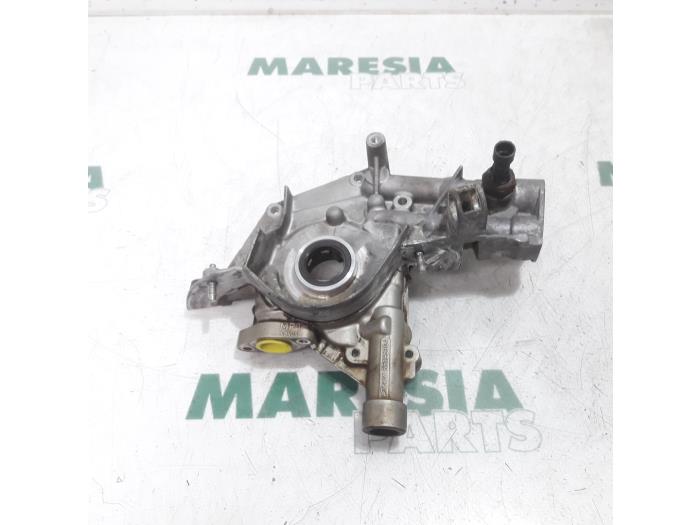Gebruikte Oliepomp Fiat 500 (312) 1.2 Prijs € 75,00 Margeregeling aangeboden door Maresia Parts