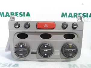 Gebruikte Kachel Bedieningspaneel Alfa Romeo 147 (937) 1.6 HP Twin Spark 16V Prijs € 25,00 Margeregeling aangeboden door Maresia Parts
