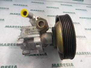 Gebruikte Stuurbekrachtiging Pomp Alfa Romeo 147 (937) 1.6 HP Twin Spark 16V Prijs € 50,00 Margeregeling aangeboden door Maresia Parts