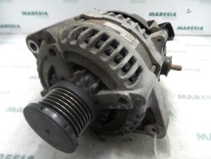 Gebruikte Dynamo Renault Vel Satis (BJ) 3.0 dCi V6 24V Prijs € 50,00 Margeregeling aangeboden door Maresia Parts