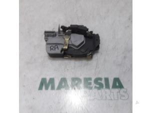 Gebruikte Portierslot Mechaniek 4Deurs rechts-achter Peugeot 206 (2A/C/H/J/S) 1.6 16V Prijs € 25,00 Margeregeling aangeboden door Maresia Parts