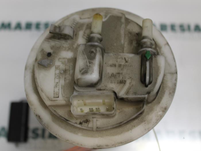 Gebruikte Tank element Pomp Peugeot 607 (9D/U) 2.2 16V Prijs € 30,00 Margeregeling aangeboden door Maresia Parts