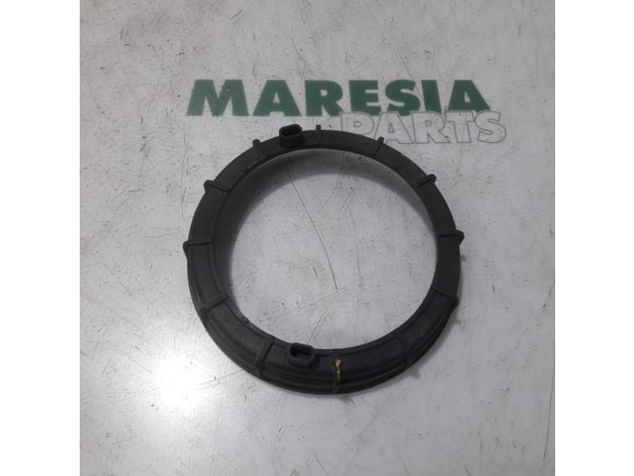 Gebruikte Brandstofpomp Elektrisch Citroen C4 Picasso (UD/UE/UF) 1.6 HDiF 16V 110 Prijs € 10,00 Margeregeling aangeboden door Maresia Parts