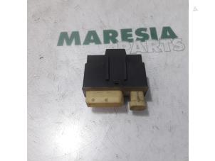 Gebruikte Relais Citroen C4 Picasso (UD/UE/UF) 1.6 HDiF 16V 110 Prijs € 15,00 Margeregeling aangeboden door Maresia Parts