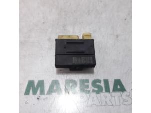 Gebruikte Relais Citroen DS5 (KD/KF) 2.0 165 HYbrid4 16V Prijs € 35,00 Margeregeling aangeboden door Maresia Parts