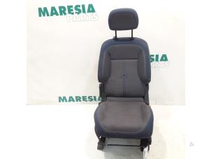 Gebruikte Voorstoel rechts Citroen Berlingo Multispace 1.6 VTi 95 16V Prijs € 157,50 Margeregeling aangeboden door Maresia Parts