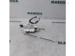Gebruikte Deurslot Mechaniek 4Deurs links-voor Peugeot 508 SW (8E/8U) 1.6 HDiF 16V Prijs € 45,00 Margeregeling aangeboden door Maresia Parts