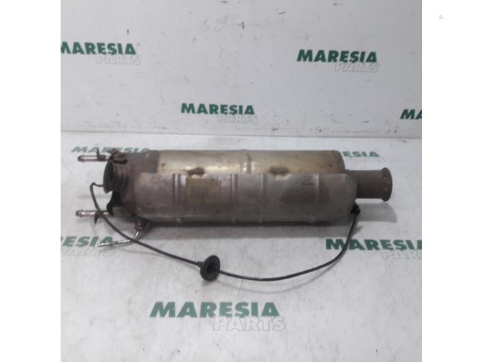 Gebruikte Roetfilter Citroen C-Crosser 2.2 HDiF 16V Prijs € 381,15 Inclusief btw aangeboden door Maresia Parts