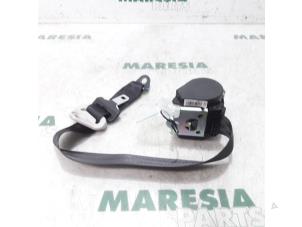 Gebruikte Veiligheidsgordel rechts-achter Peugeot 207 SW (WE/WU) 1.4 16V Vti Prijs € 35,00 Margeregeling aangeboden door Maresia Parts