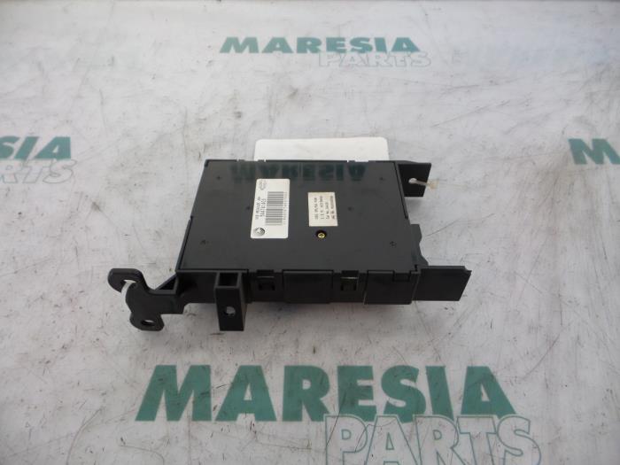 Gebruikte Computer Diversen Renault Espace (JE) 2.0 16V Prijs € 50,00 Margeregeling aangeboden door Maresia Parts