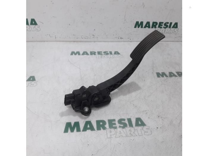 Gebruikte Sensor Gaspedaalpositie Citroen C-Crosser 2.2 HDiF 16V Prijs € 84,70 Inclusief btw aangeboden door Maresia Parts
