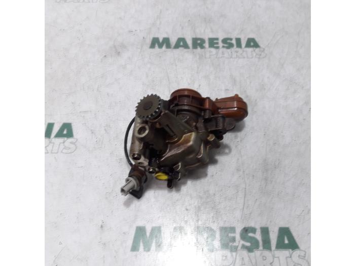 Gebruikte Oliepomp Renault Scénic III (JZ) 1.2 16V TCe 115 Energy Prijs € 50,00 Margeregeling aangeboden door Maresia Parts
