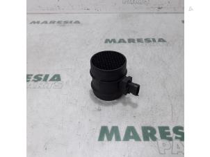 Gebruikte Luchthoeveelheidsmeter Fiat Ducato (250) 2.0 D 115 Multijet Prijs € 48,40 Inclusief btw aangeboden door Maresia Parts