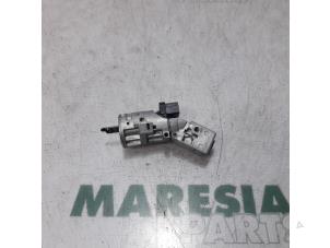 Gebruikte Kontaktslot + Sleutel Citroen C6 (TD) 2.7 HDiF V6 24V Prijs € 50,00 Margeregeling aangeboden door Maresia Parts