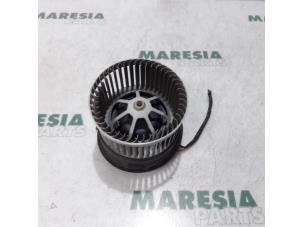 Gebruikte Kachel Ventilatiemotor Citroen C6 (TD) 2.7 HDiF V6 24V Prijs € 75,00 Margeregeling aangeboden door Maresia Parts