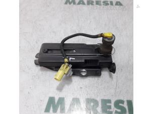 Gebruikte Sensor Airbag Citroen C6 (TD) 2.7 HDiF V6 24V Prijs € 70,00 Margeregeling aangeboden door Maresia Parts