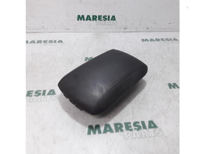 Gebruikte Armleuning Citroen C6 (TD) 2.7 HDiF V6 24V Prijs € 105,00 Margeregeling aangeboden door Maresia Parts