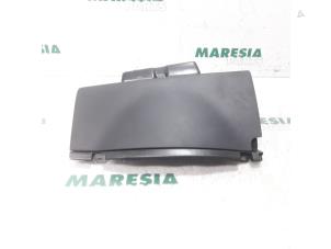 Gebruikte Handschoenenkastje Citroen Berlingo 1.6 Hdi 75 Prijs € 36,30 Inclusief btw aangeboden door Maresia Parts