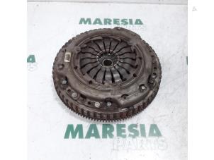 Gebruikte Vliegwiel Renault Twingo II (CN) 1.5 dCi 90 FAP Prijs € 90,00 Margeregeling aangeboden door Maresia Parts