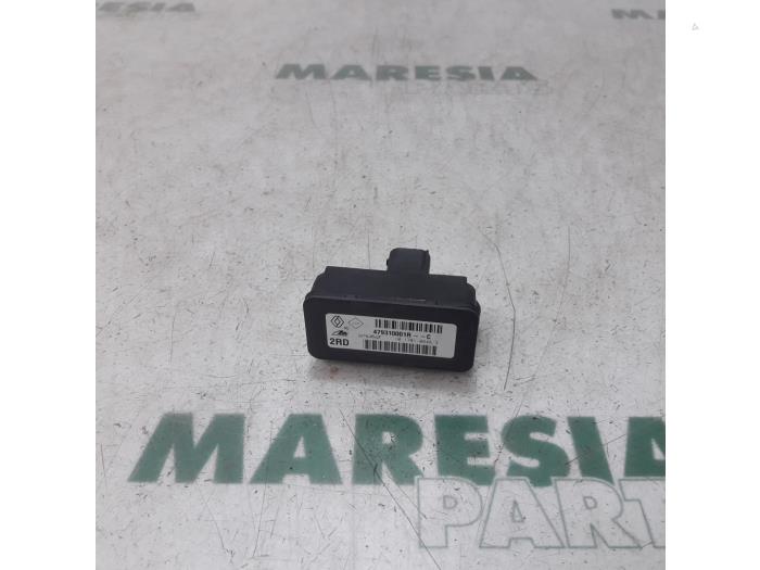 Gebruikte Esp computer Renault Scénic III (JZ) 2.0 16V CVT Prijs € 19,50 Margeregeling aangeboden door Maresia Parts