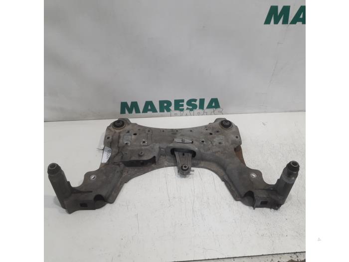 Subframe van een Renault Scénic III (JZ) 2.0 16V CVT 2010