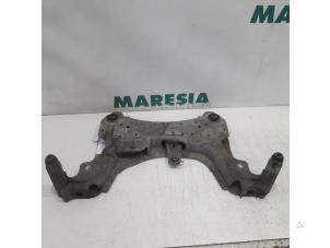 Gebruikte Subframe Renault Scénic III (JZ) 2.0 16V CVT Prijs € 105,00 Margeregeling aangeboden door Maresia Parts