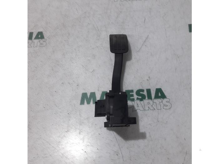 Gebruikte Gaspedaalpositie Sensor Citroen C4 Grand Picasso (3A) 1.6 HDiF 115 Prijs € 30,00 Margeregeling aangeboden door Maresia Parts