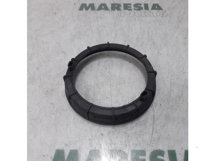 Gebruikte Tank element Pomp Citroen C4 Grand Picasso (3A) 1.6 HDiF 115 Prijs € 10,00 Margeregeling aangeboden door Maresia Parts