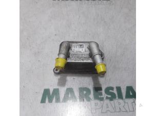 Gebruikte Oliekoeler Renault Captur (2R) 0.9 Energy TCE 12V Prijs € 30,00 Margeregeling aangeboden door Maresia Parts