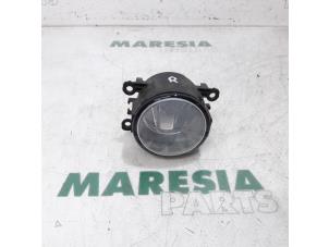 Gebruikte Mistlamp rechts-voor Citroen C4 Grand Picasso (UA) 2.0 HDiF 16V 135 Prijs € 10,00 Margeregeling aangeboden door Maresia Parts