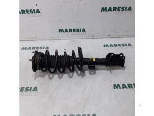 Gebruikte Schokdemperpoot rechts-voor Fiat Doblo (263) 1.4 16V Prijs € 75,00 Margeregeling aangeboden door Maresia Parts