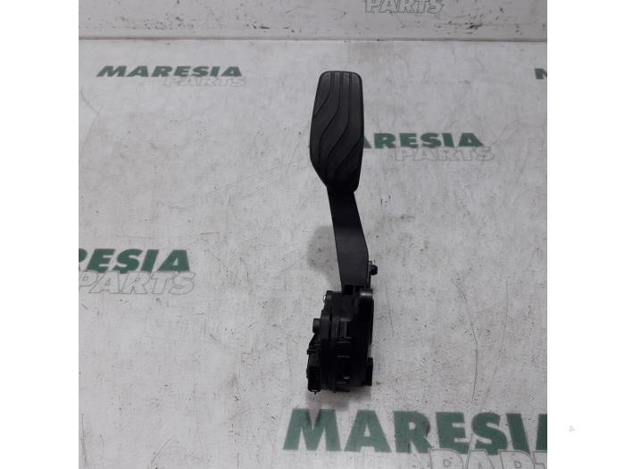 Gebruikte Sensor Gaspedaalpositie Renault Kadjar (RFEH) 1.2 Energy TCE 130 Prijs € 30,00 Margeregeling aangeboden door Maresia Parts